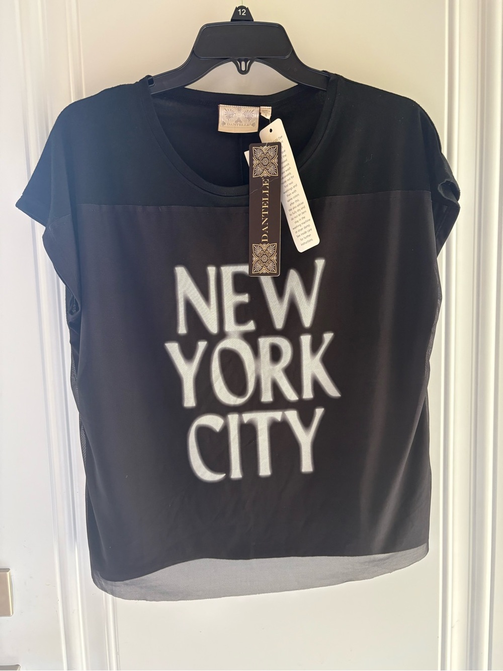 Dantelle Black "New York City" Graphic Tee Top in Size Small